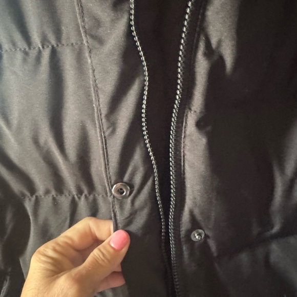 Elegant Charcoal Puffer Jacket with Faux Fur Trim - Picture 4 of 10